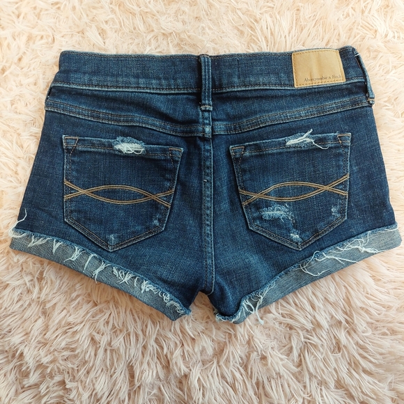 Abercrombie & Fitch Low Rise Distressed Jean Short - Size 00 w24 - Picture 8 of 12